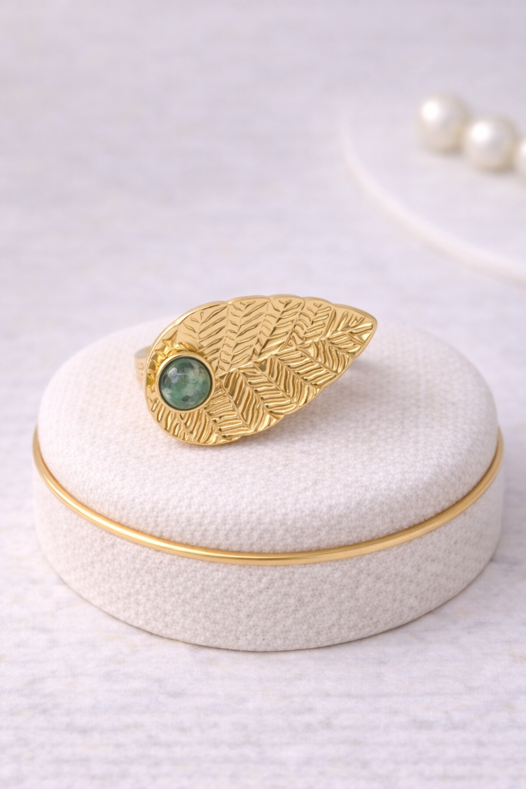 Bague Feuille Dorée Émeraude