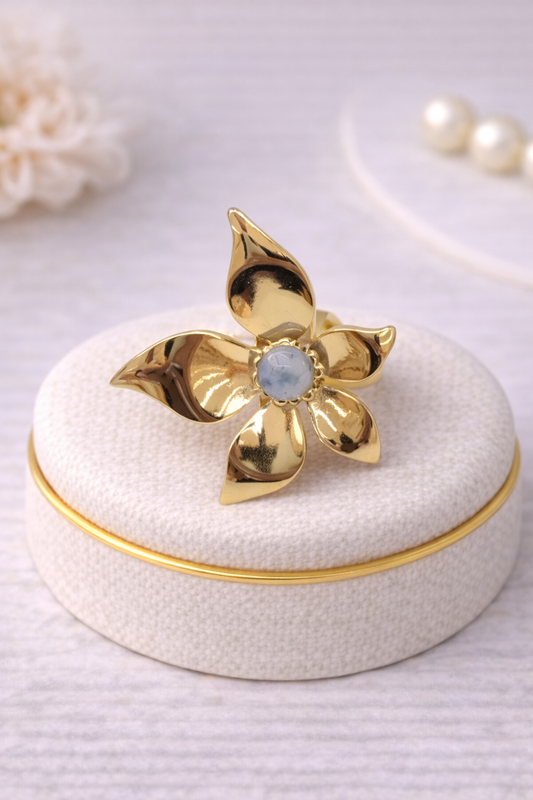 Bague Fleur Dorée Perle Céleste